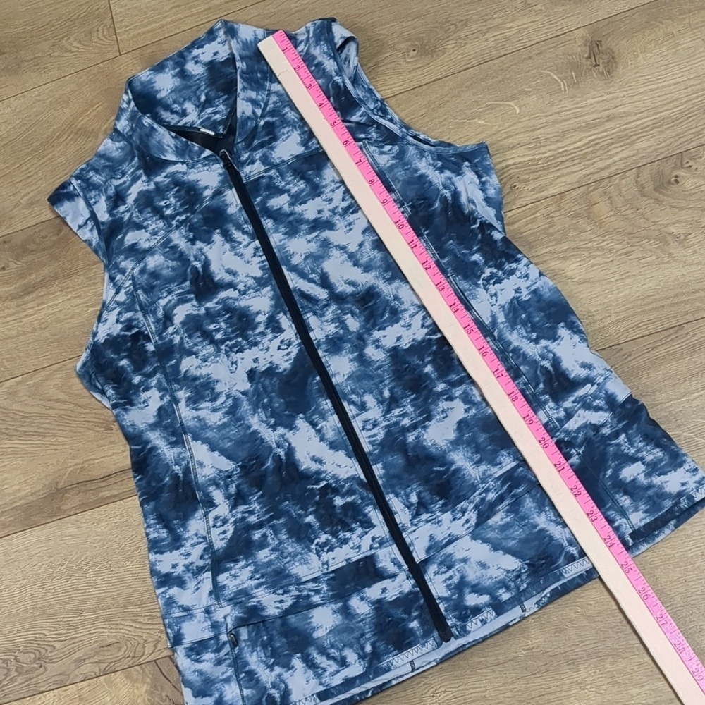 Lululemon Light Speed Vest Sz 8 blue/grey tie dye - Picture 5 of 8